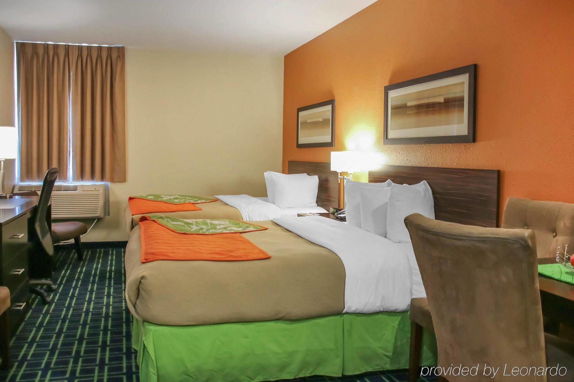 Econo Lodge *