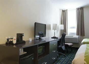 Lodge Econo *